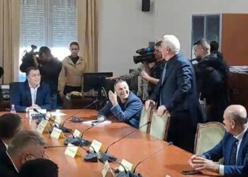 Noka i zë vendin, Naço drejton Komisionin e Sigurisë në këmbë