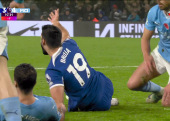 Broja fiton penallti me prekjen e parë, shpëton Chelsea nga humbja me City-n