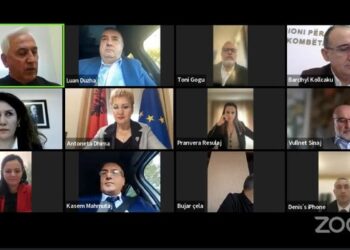 FOTO/ Tre deputetë të Berishës braktisin “Aksionin” dhe bashkohen me ata të Ramës: Do marrin ‘masa’ Noka apo Sula…?