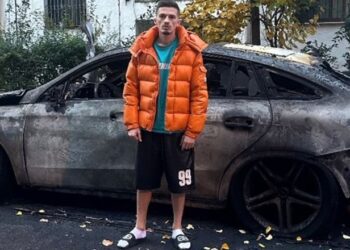 Digjet makina e personazhit të njohur në TikTok, Kozaku: Rrugëve jam 24 orë, hajdeni më gjeni