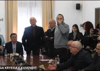 Rithemelimi prish mbledhjen e ‘Sigurisë’, Noka i zë karrigen Naços: Po shpopullohet Shqipëria