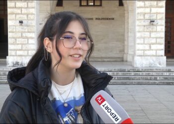 Maturantja që për 12 vite mori vetëm 10-ta tregon pse ka zgjedhur që të jetojë në Shqipëri