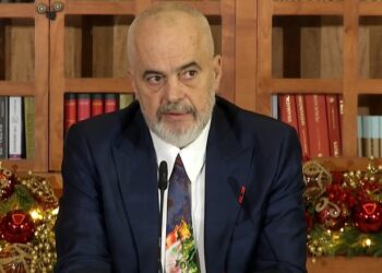LIVE/ Rama bën bilancin e 2023: Rritje në turizëm e investime të huaja! Paga mesatare do shkojë 900 euro