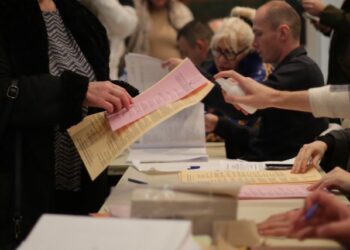“Vota me fotokopje për Vuçiç”/ Kreu i delegacionit të KiE: E vërteta është tronditëse