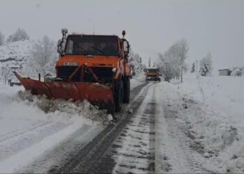 Reshjet e dëborës/ ARRSH apel drejtuesve të mjeteve: Përdorni goma dimërore dhe zinxhirë