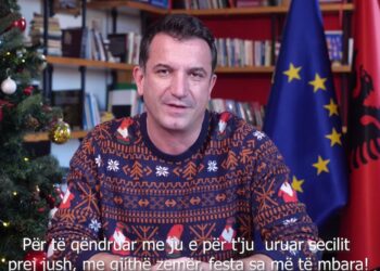 VIDEO/ Veliaj uron festat e fundvitit: Na presin shumë plane dhe projekte me energji pozitive