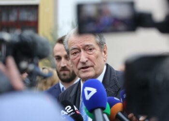 Gazetari rrëfen skenat e përplasjes: Po mbytemi me gaz gjatë seancave, po kthehemi 12 vite pas në kohë