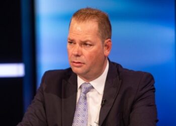 “Rithemelimi sillet si sekt”, Kulluri: Bardhi t’i hyjë me kokë mbrojtjes së Berishës, mos të fshihet pas komisioneve hetimore