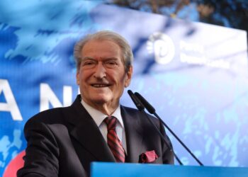 Gjykata e Lartë vendos më 27 dhjetor për vulën e PD, Berisha paralajmëron protestë para godinës