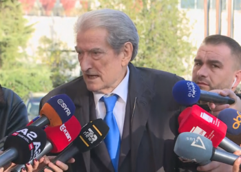 “Tani po e marr vesh”, Berisha informohet nga mediat për seancën në GJKKO