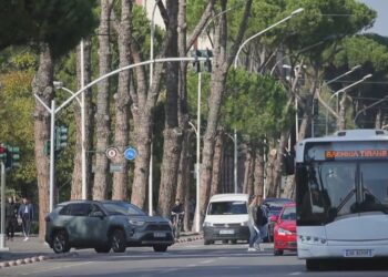 Mbi 81 milionë euro grant nga BE për autobusë elektrikë në Tiranë