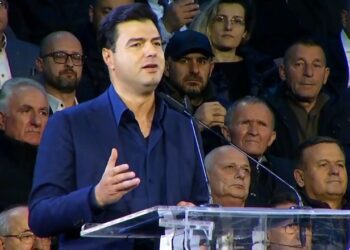Themelimi i PD/ Basha ‘thumbon’ Bardhin e Berishën: Një pjesë e jona sillet rrugëve, të verbuar nga interesi personal e të frikësuar nga drejtësia