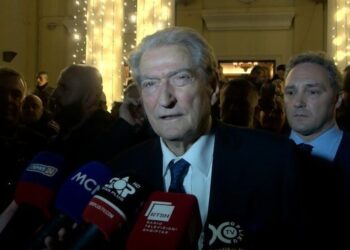 Po mban peng demokratët? Berisha: Ata po luftojnë sot si luanë, shihni si e kanë tmerruar Ramën