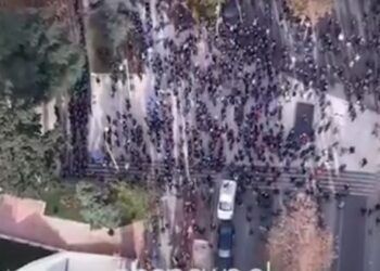 VIDEO / Më shumë policë sesa protestues, ja pamjet me dron nga protesta e Berishës