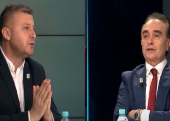 “PD duhet zhdukur. Argita vjen si non-grata”, Baçi sherr me gazetarin: Ti je me mision këtu!