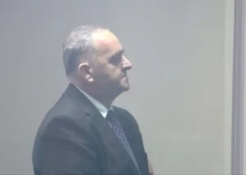 Do të marrë pjesë në një ceremoni mortore, Fredi Beleri del nga burgu për disa orë