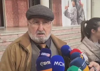 Kujtimet me Mirush Kabashin/ Regjizori: E njoh që 5 vjeç, bëri me not Sazan-Vlorë e pastaj në mbrëmje doli në shfaqje