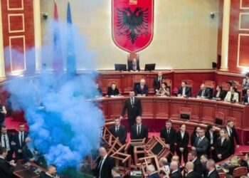 4 deputetet e PD votuan kundër buxhetit të qeverisë, Çollaku: Të afta t’i dalin zot vetes më mirë se shumë burra me pantallona e borsalino