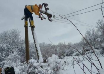 Moti i keq/ Balluku: Grupet e punës ndërhynë për rikthimin e energjisë, stabilizohet situata në Korçë dhe Kukës!