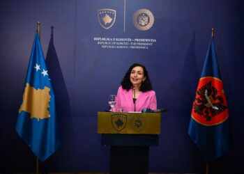 VIDEO/ “Kjo Barbie është presidentja”! Deklarata e Osmanit bën xhiron e rrjetit, salla shpërthen në duartrokitje e brohoritma