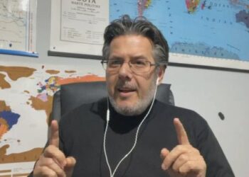 “Buçkat e Ramës”/ Paloka fyen socialistet dhe u lutet demokratëve: Mos prisni t’u vijë e keqja te dera juaj, ejani në protestë