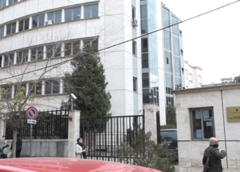 Mashtrim me shërbimet e konsulencës, prangosen 9 italianë dhe 3 shqiptarë në Tiranë: 2 mln € dëm shtetit!