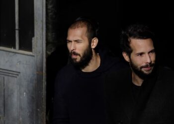 Refuzohet kërkesa e Andrew Tate për ta vizituar nënën e sëmurë në Britani