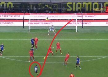 VIDEO/ Asllani ‘flirton’ me golin, Falcone ‘fluturon’ në trekëndësh dhe i prish festën shqiptarit