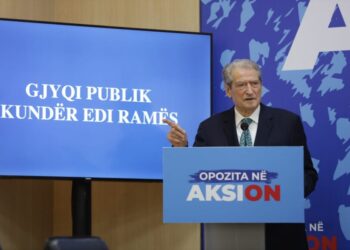 Zjarri në Parlament/ Berisha: Shenjë e mosbindjes civile, opozita po i përgjigjet grushtit të shtetit