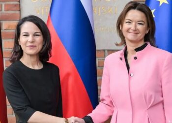 “Ndaje mendjen”/ Gjermania paralajmëron Serbinë në prag të zgjedhjeve: S’mund të ulesh në dy karrige