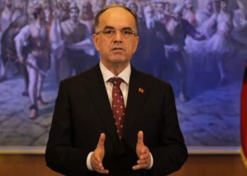 “Festë e shpresës për të ardhmen”, uron Begaj: Politika t’u japë përparësi interesave të qytetarëve