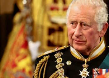 Profesori shqiptar nderohet me titull nderi nga Mbreti Charles i Anglisë