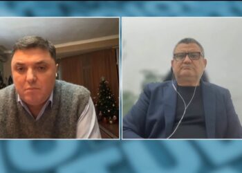 Berisha i dorëzon ‘Foltoren’ vajzës Argita? Çollaku: E penalizon non grata! Gazetari: Pinjollët politike s’janë marrë prej dore nga prindërit