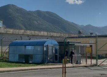 Detaje/ Shefi i policisë së burgut të Drenovës në ‘arrest shtëpie’, merren masa edhe për të dënuarin që…!