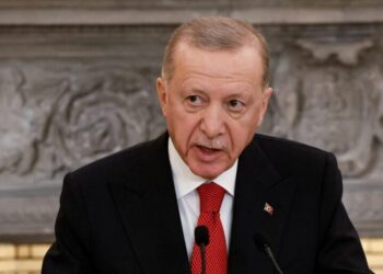 Erdogani kritikon opozitën për “shfrytëzimin” e mosmarrëveshjes mes klubeve të futbollit dhe Arabisë Saudite