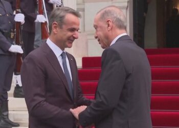 Erdogan mbyll vizitën, kthehet në Turqi: Avionët e luftës në tokë, jo më në Egje. Bashkëpunim bërthamor me Greqinë
