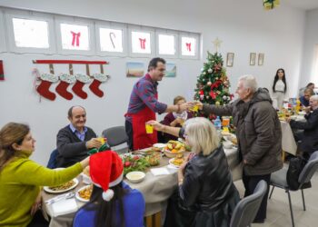 Drekë Krishtlindjesh për të moshuarit/ Veliaj: Kur je bashkë me të tjerët, gëzimet dyfishohen
