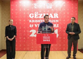 Veliaj me këshilltarët bashkiakë: Keqardhje që një pjesë e politikës tallet me qytetarët