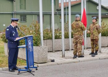 FOTOT/ Ngrihet për herë të parë flamuri kuqezi në qendrën e NATO-s në Itali: Përfaqësim dinjitoz…!