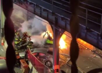 VIDEO/ 22-vjeçari i ikën policisë me Lamborghini, mjeti përfshihet nga flakët: Ndërron jetë vajza që e shoqëronte