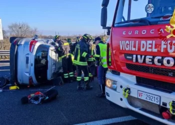 “BMW” e “Range Rover” përplasen kokë më kokë në Itali, plagoset rëndë 27-vjeçari shqiptar