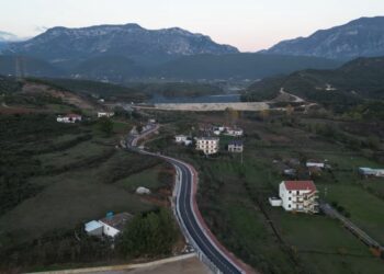 VIDEO/ Veliaj publikon pamjet nga rruga e re që të shpie te Liqeni i Çekrezës