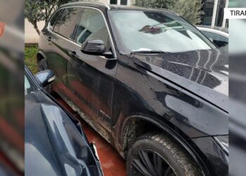 Trafikoi në Shqipëri BMW-në e vjedhur në Norvegji, arrestohet 26-vjeçari