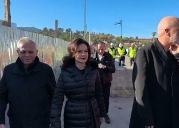 “Hajde mor pi kafe”, si i përgjigjet Rama ftesës së shkodranit (VIDEO)