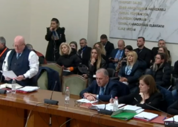 LIVE! Debate në Këshillin e Mandateve, Berisha mbyll protestën. Kraja: Kemi kërkuar edhe arrest me burg!
