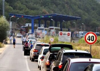 Festat e fundvitit kthejnë emigrantët në atdhe, nis fluksi në doganat e juglindjes