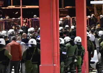 Plagosja e policit gjatë ndeshjes së volejbollit, kërkohet ndërprerja e të gjitha aktiviteteve sportive në Greqi