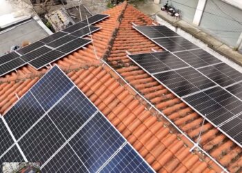 VIDEO / Bashkia Shkodër nis instalimin e paneleve diellore në institucionet e arsimit publik