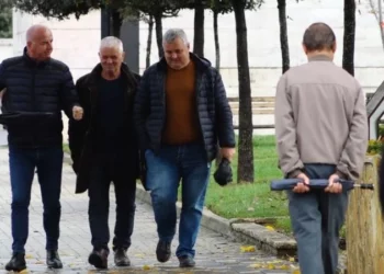 Pasojat e Covid-19 ndjehen ende te personat që e kanë kaluar në gjendje të rëndë