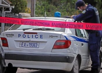 Mister shkaku/ Shqiptari vetëhidhet nga kati i katërt i banesës në mes të Athinës